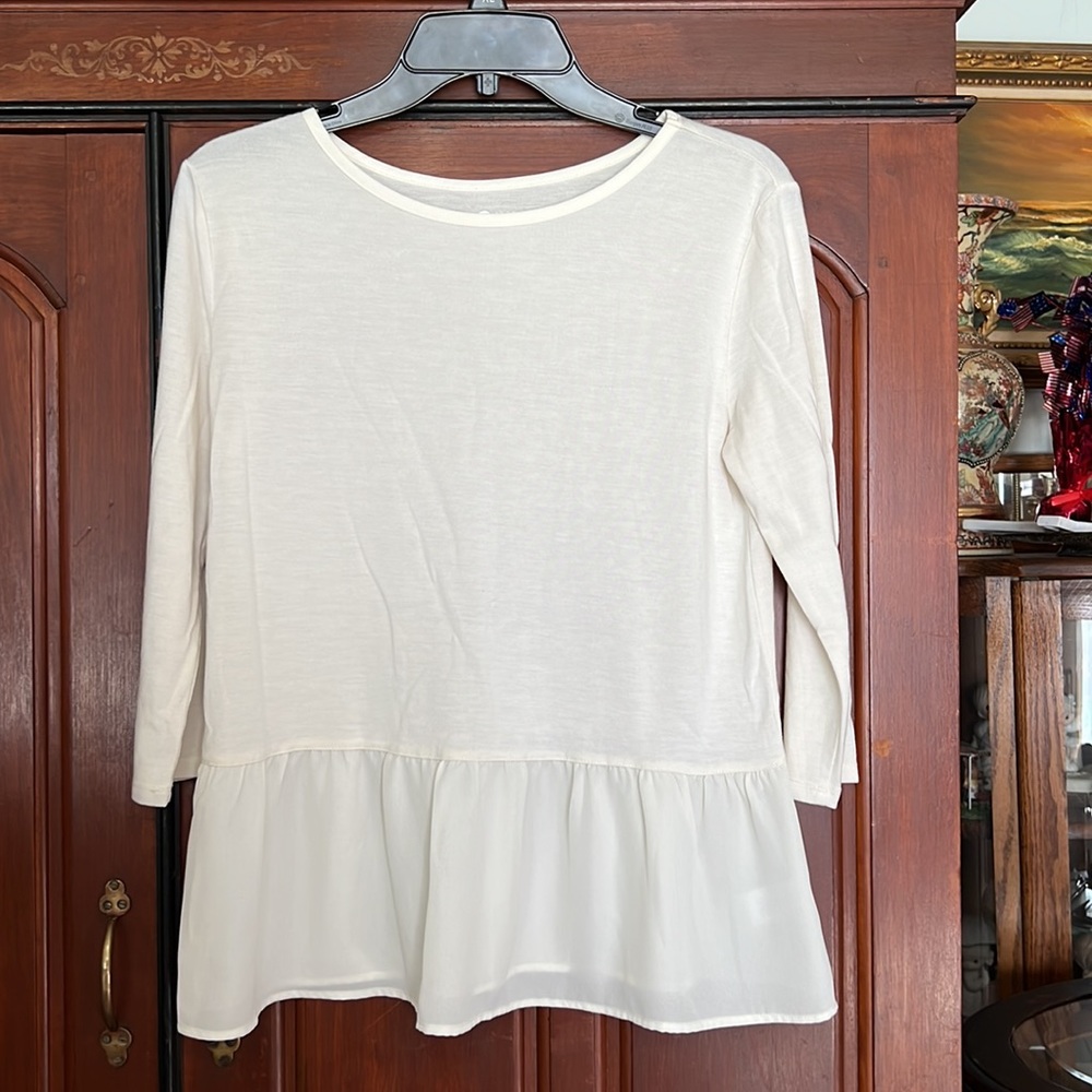 Stylus Cute Cream Peplum Top With Cute Sheer Hem Size Small